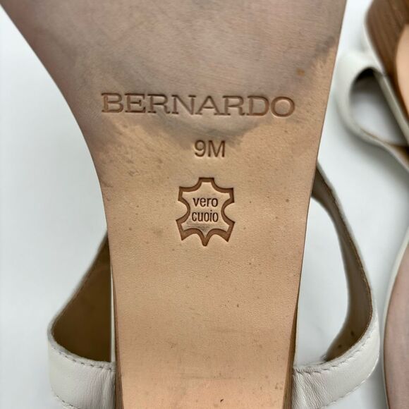 Bernardo Goldy Sandal - Picture 9 of 10